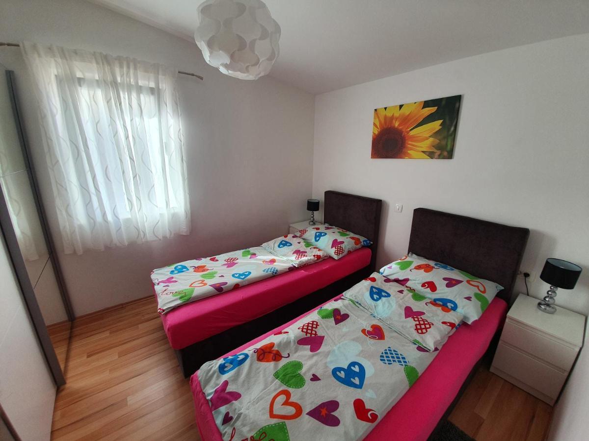 Comfortable Family Apt Iris 20M From Beach In Mandre Exterior foto