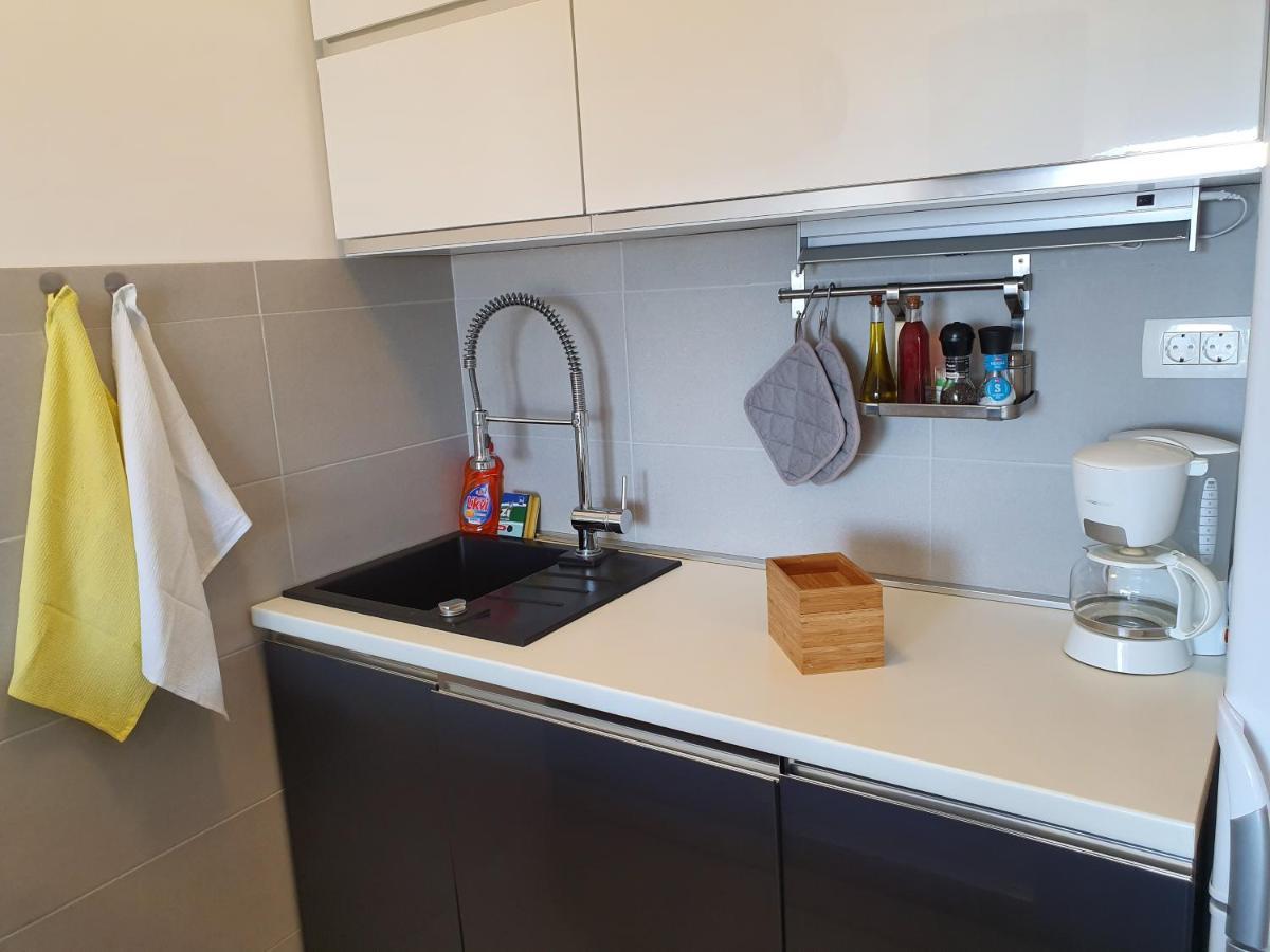 Comfortable Family Apt Iris 20M From Beach In Mandre Exterior foto